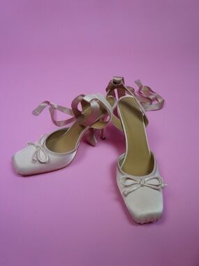Ballerina Elegant Ivory Satin Ankle-Tie Heels with Bow Accent